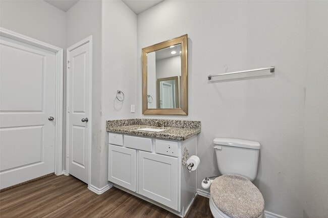 Building Photo - 804 Pearl River