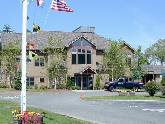 Building Photo - 177 W Hyerdale Dr