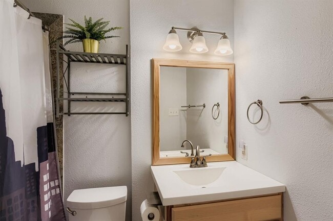 Building Photo - 1215 Speer Ln