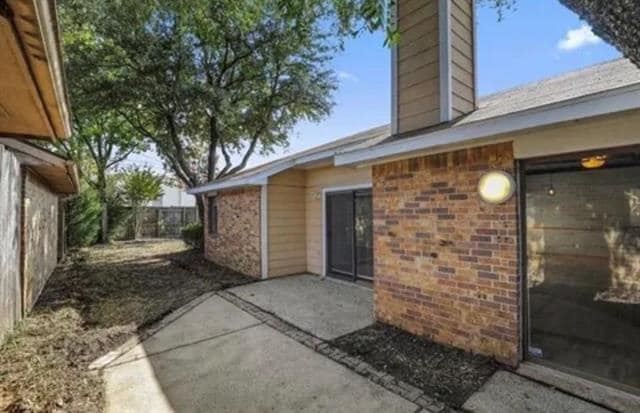 Building Photo - 634 Las Brisas Dr