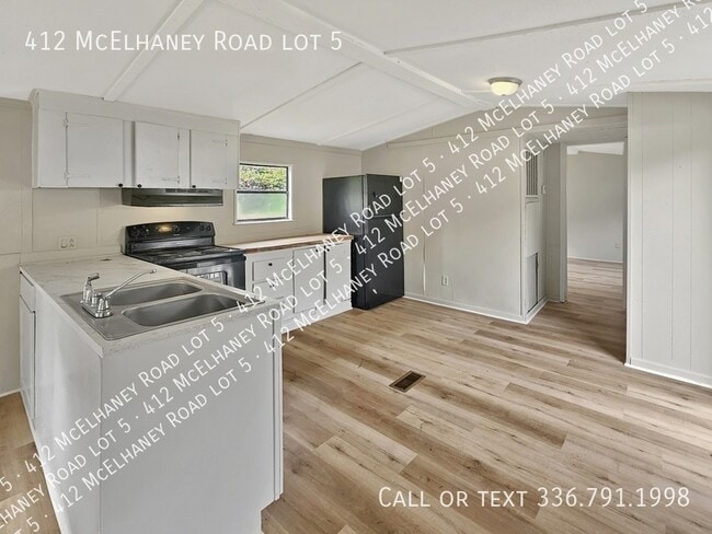 Building Photo - 412 McElhaney Rd