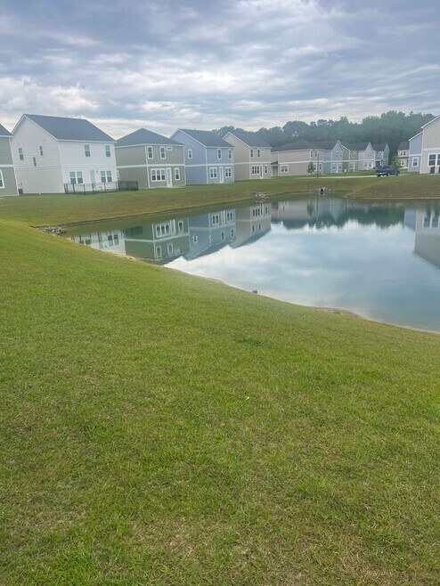Building Photo - 160 Cypress Holw Dr