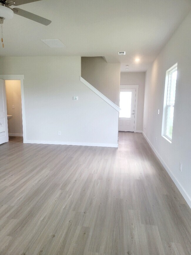 Building Photo - 1031 Peaceful Fawn Dr
