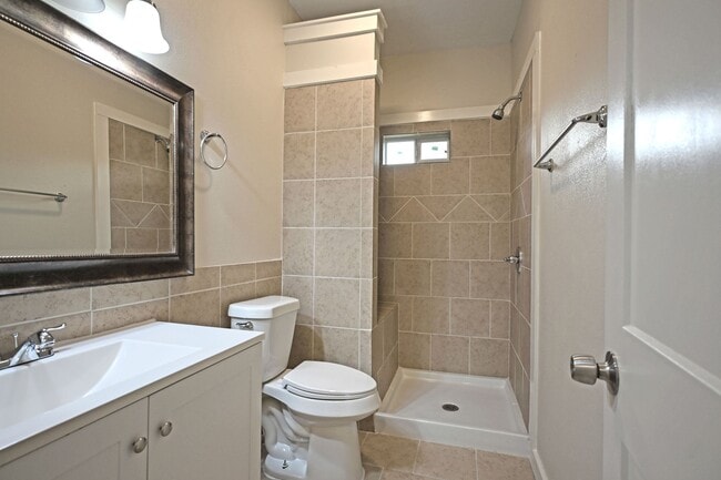 Building Photo - 772 Vista Pkwy