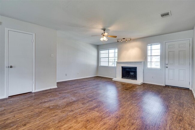 Building Photo - 1824 River Crossing Cir