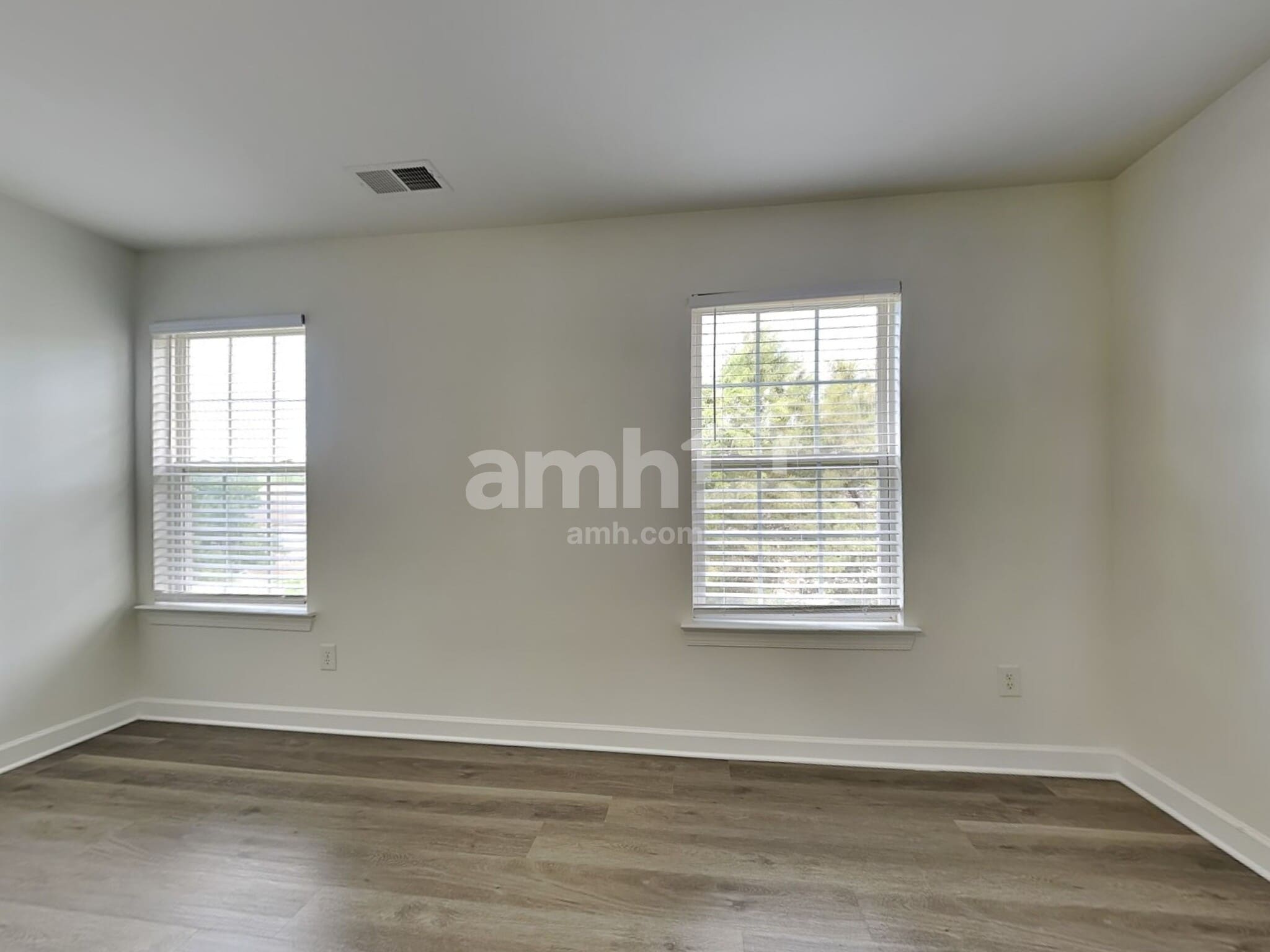 Building Photo - 456 Clearwater Dr
