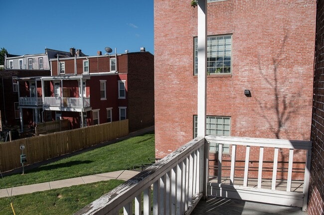 Building Photo - 307 Muench St