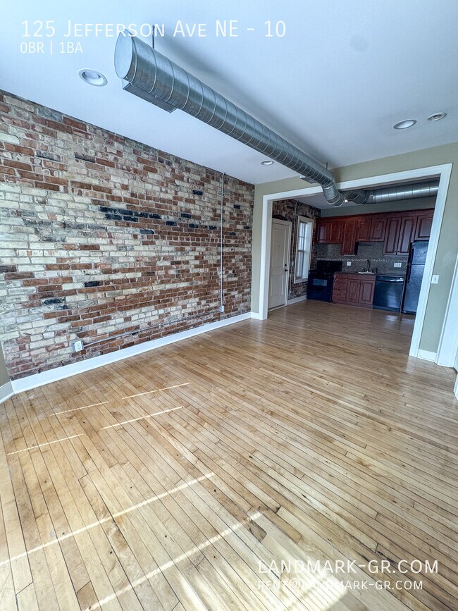 Building Photo - 125 Jefferson Ave SE