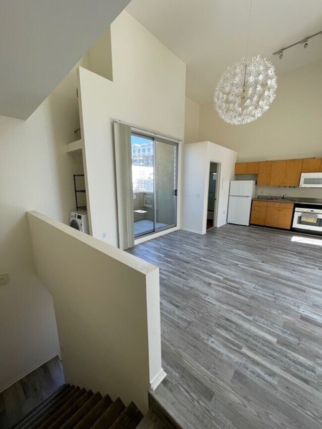 Building Photo - Urban 1 bedroom 1 bath townhome in Little Italy!