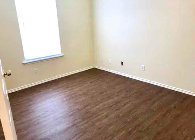 Building Photo - 7648 Windsor Oaks