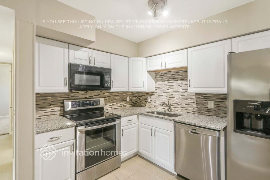 Building Photo - 1429 Regina Dr W