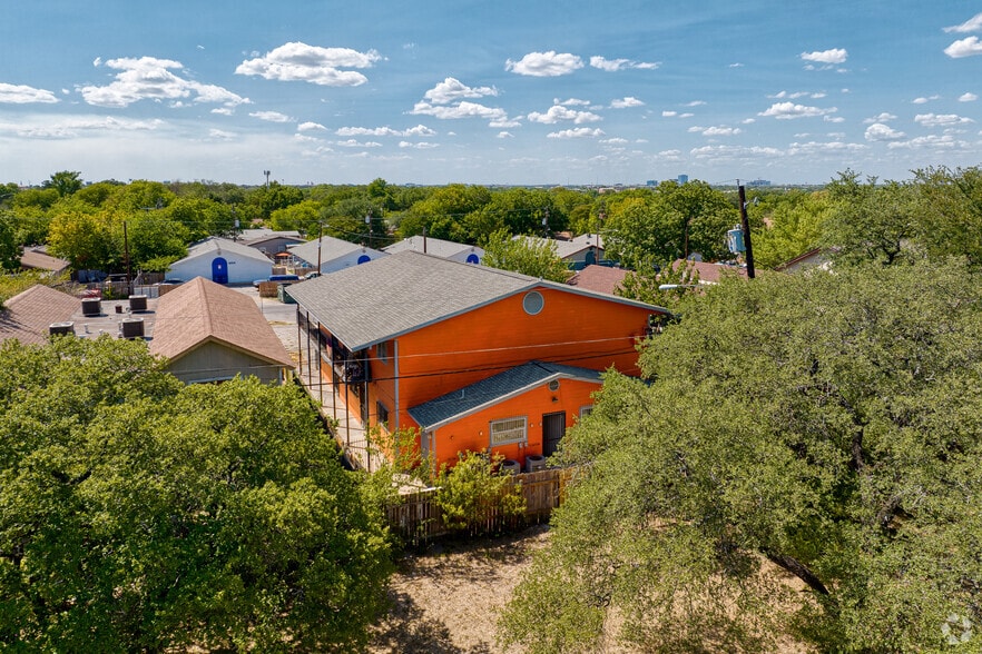 Property Backs Up to a Large Park - 8207 Sam Rayburn Dr
