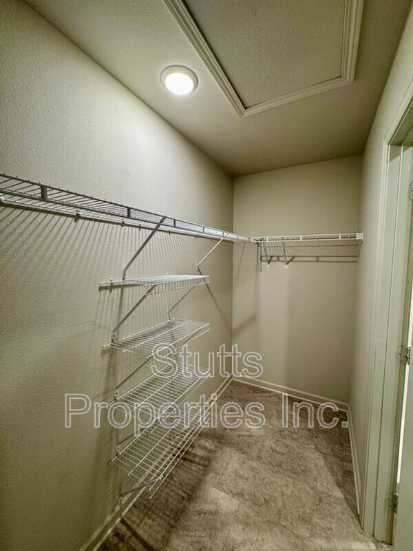 Building Photo - 100 Harvest Moon Way