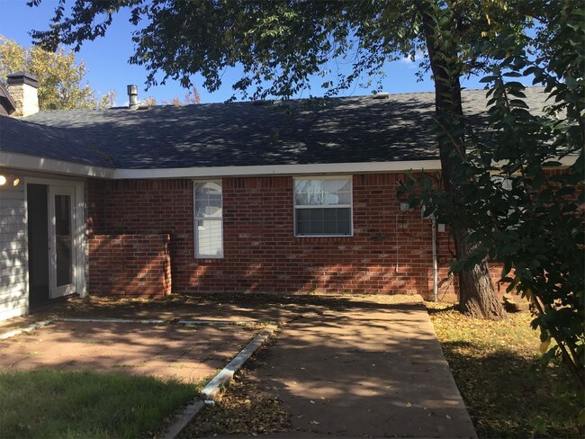 Building Photo - 513 S Silver Leaf Dr