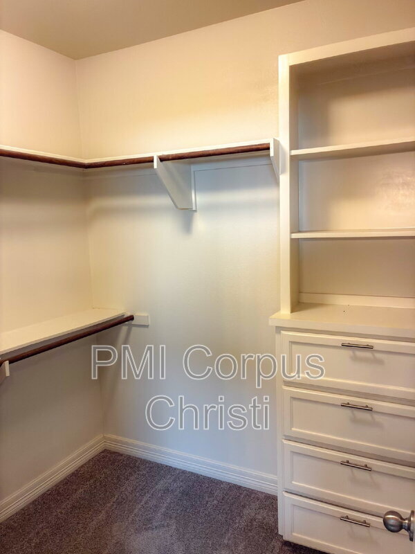 Building Photo - 3701 Nahid Ct