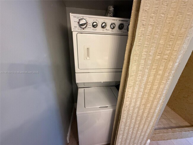 Building Photo - 9723 NW 49th Terrace