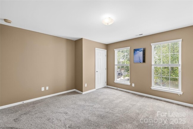 Building Photo - 834 Daly Cir