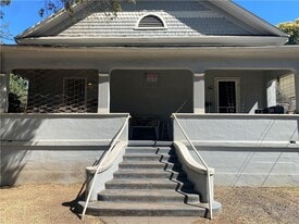 Building Photo - 403 W 6th St