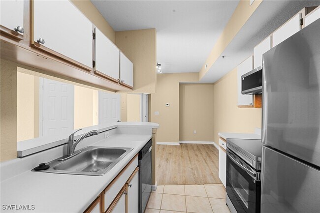 Building Photo - 6360 Aragon Way