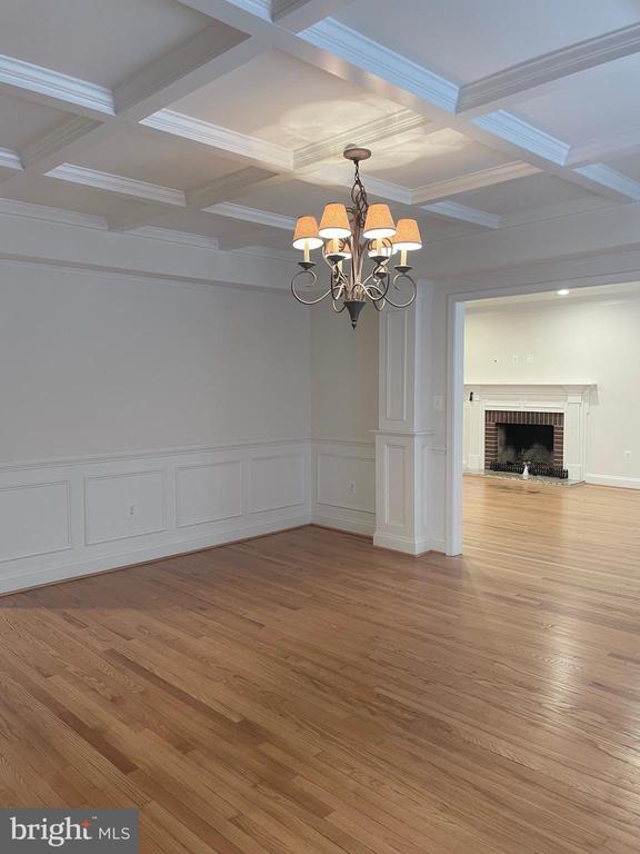 Building Photo - 9309 Main St