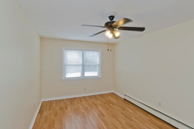 Building Photo - Private 3-Bedroom Single-Family Rental on 10+ Acres - Available for June 1st!