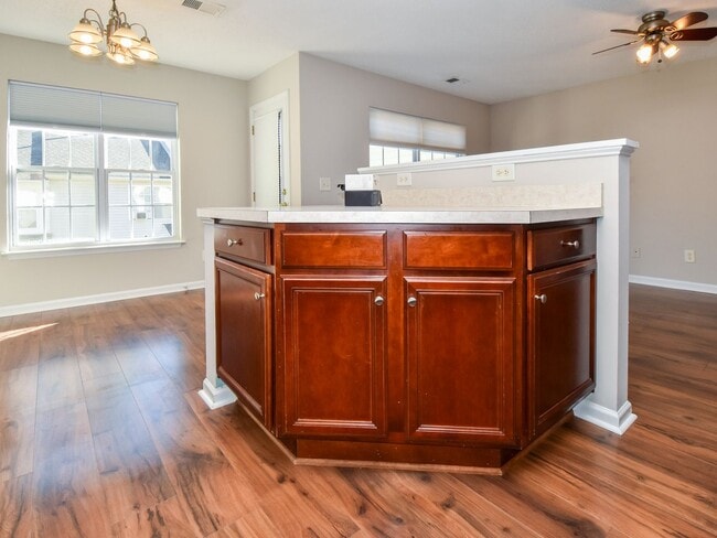 Building Photo - 33 Scott Hollow Dr