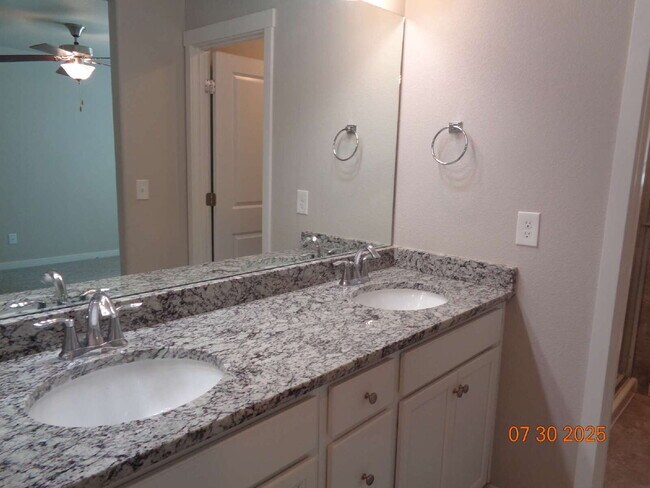 Building Photo - Great neighborhood! with open space and wa...