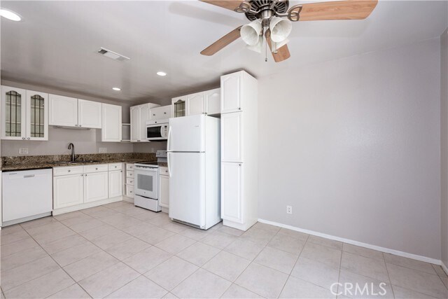 Building Photo - 385 Stanford Ct