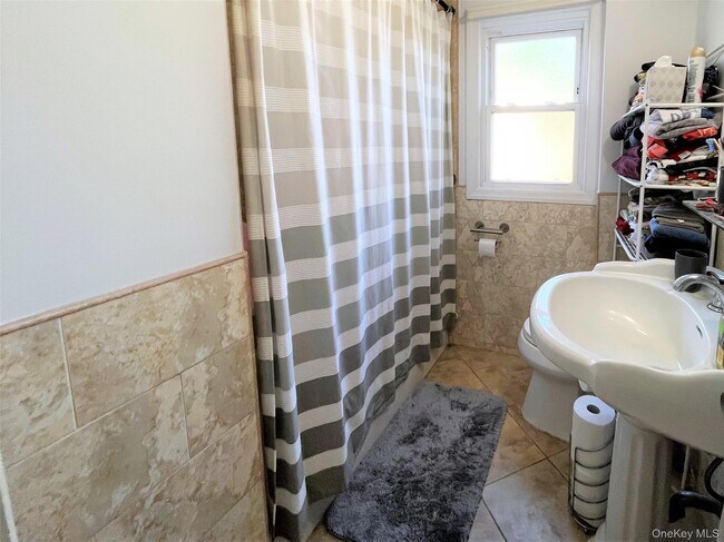 Building Photo - 141 Nassau Ln