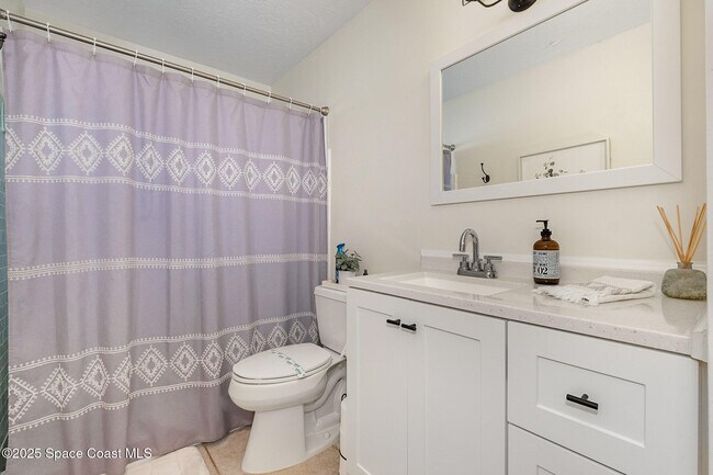 Building Photo - 426 S Neptune Dr