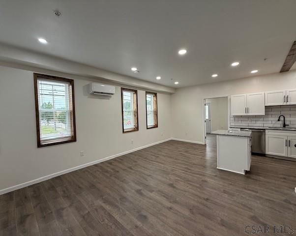 Building Photo - 1800 Graham Ave