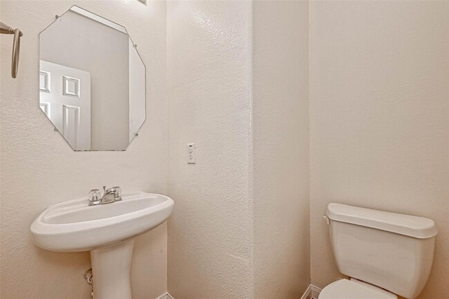 Building Photo - 20555 Bonds Creek Ln