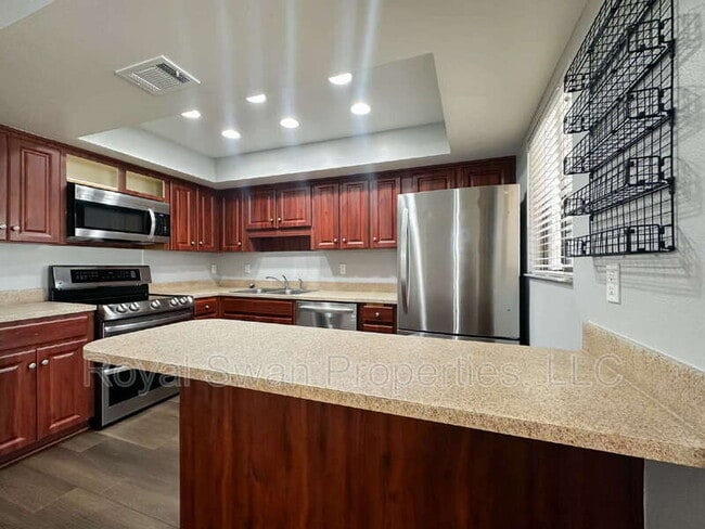 Building Photo - 4228 Oak Loop