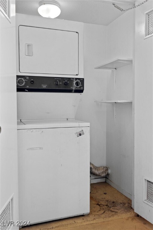 Building Photo - 4861 S Torrey Pines Dr