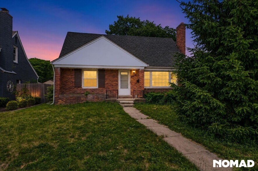 Building Photo - 1723 Edgewood Dr