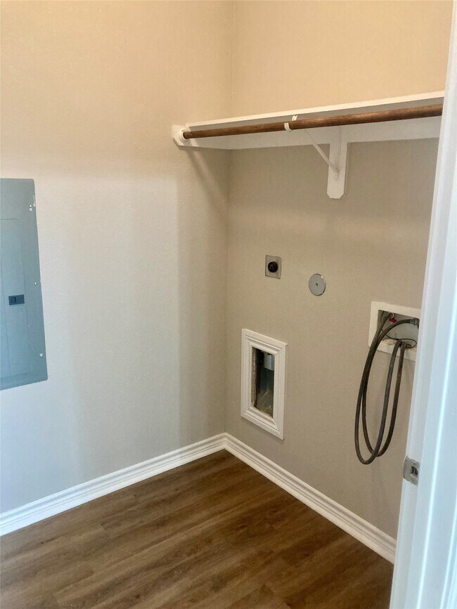 Building Photo - 2809 Winnie St