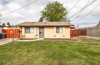 Building Photo - 2 Bedroom/1 Bath Home - $1395 Per Month