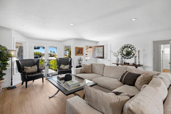 Building Photo - 540 De Anza Dr