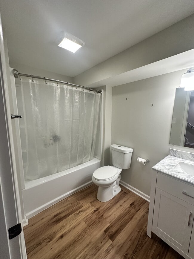 Building Photo - 4640 Newington Rd