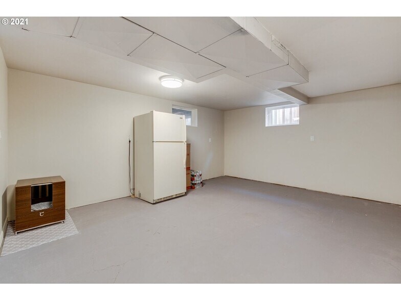 Building Photo - 1823 N Ainsworth St