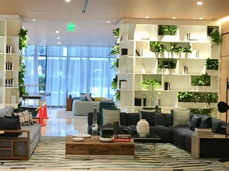 Building Photo - 55 SW 9th St