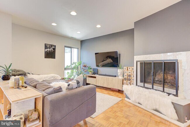 Building Photo - 11621 Newbridge Ct