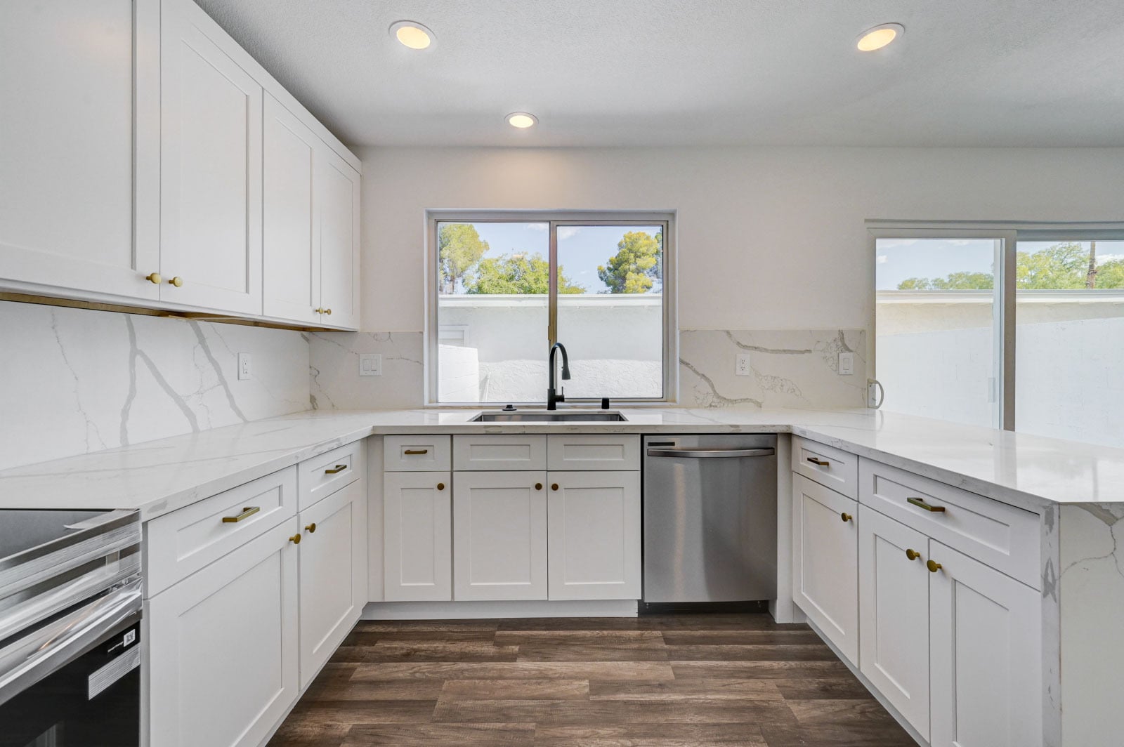 Building Photo - 571 Greenbriar Townhouse Way