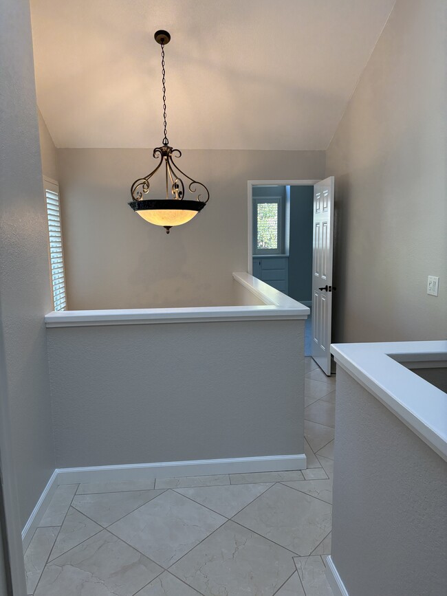 Building Photo - 1938 Stratton Cir