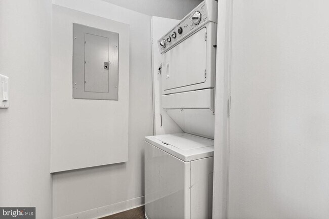 Building Photo - 2101 Market St