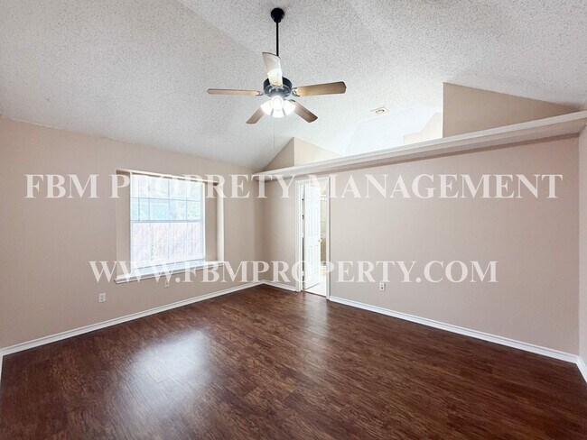 Building Photo - 1000 Short Line Blvd