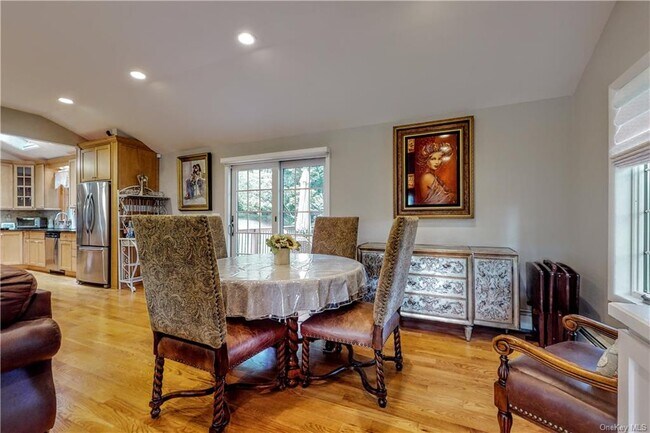 Building Photo - 5 Laurel Hill Rd