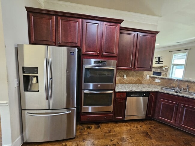 Building Photo - 416 Sunnybrook Ln