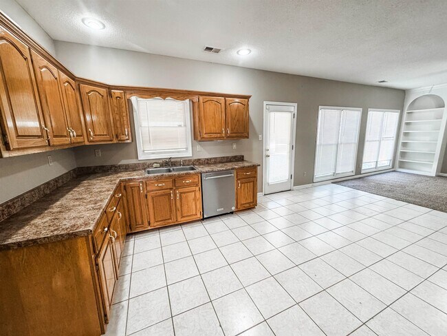 Building Photo - 624 Landing Party Ln