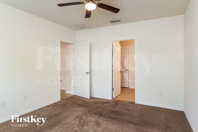 Building Photo - 237 SE 3rd St